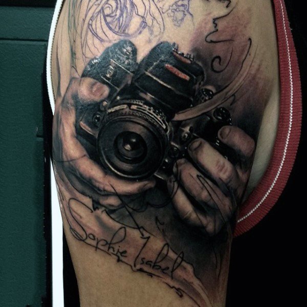 点击大图看下一张：照相机纹身    多款手臂上的照相机纹身图案