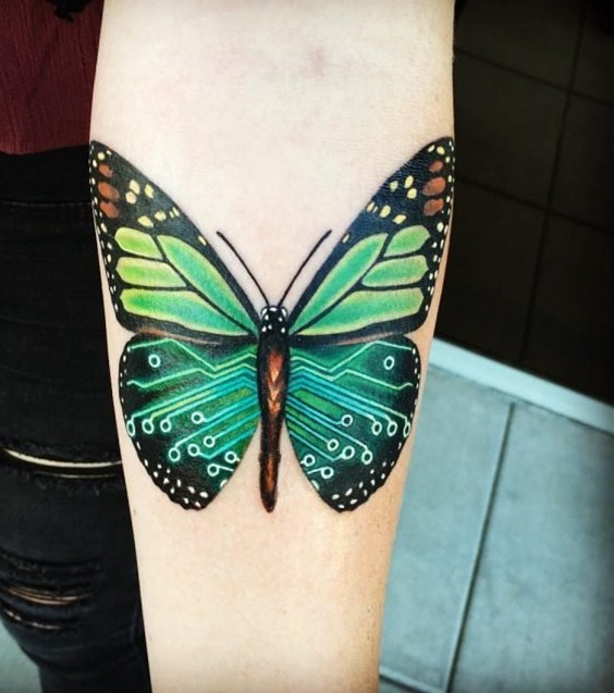 点击大图看下一张：蝴蝶纹身图片   翩翩飞舞的蝴蝶纹身图案