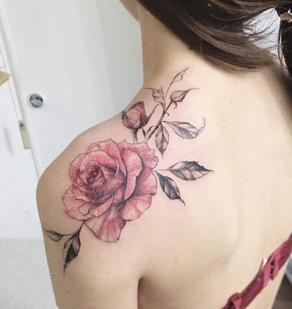点击大图看下一张：玫瑰纹身图   美艳欲滴的玫瑰花纹身图案