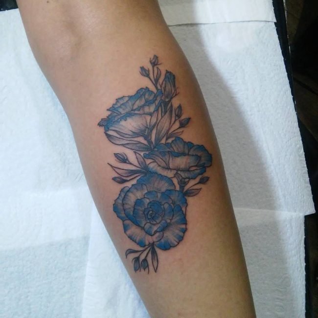点击大图看下一张：纹身图案花朵   多款芬芳扑鼻的花朵纹身图案