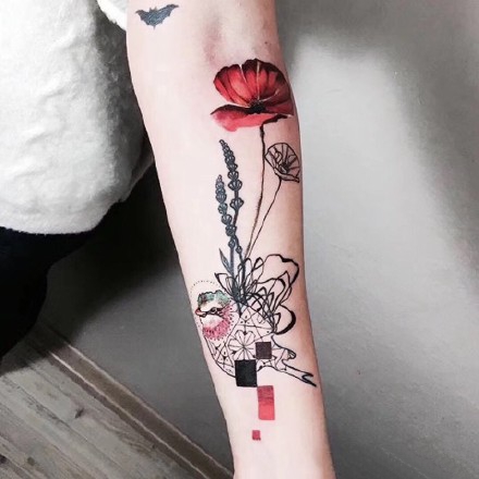 点击大图看下一张：一组8张漂亮彩色的小手臂上的花朵纹身图案