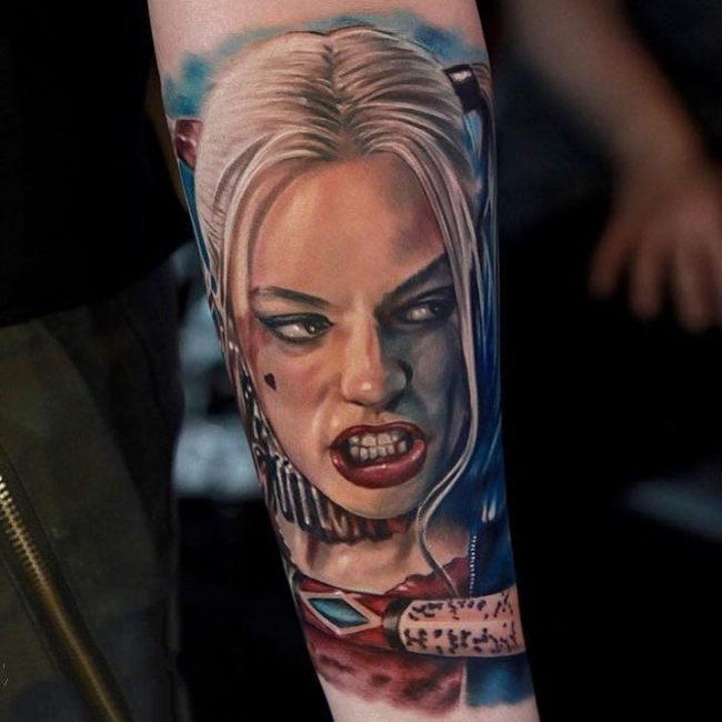 点击大图看下一张：女生人物纹身图案 反叛的人物肖像小丑女纹身图案