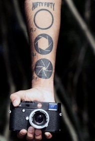 纹身相机    承载记忆的相机纹身图案