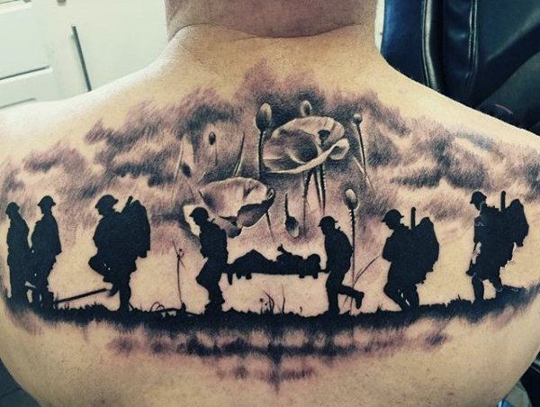 点击大图看下一张：战争题材纹身 战争中的人物士兵纹身图案