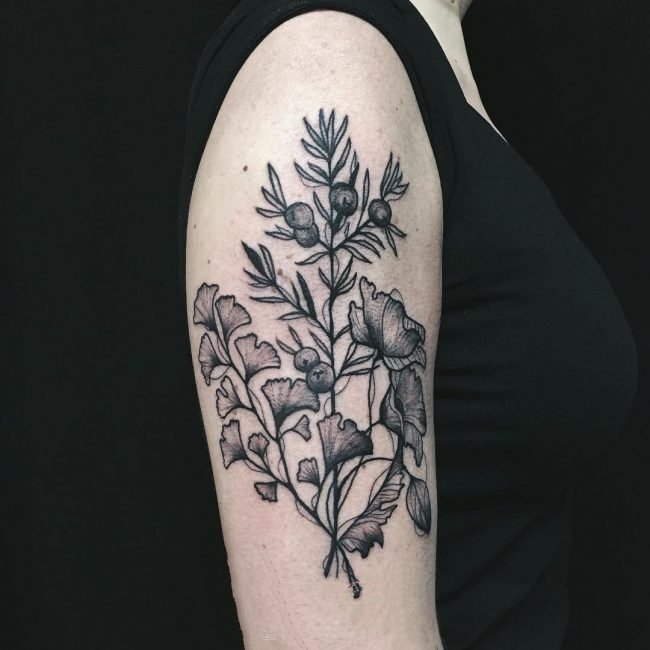 点击大图看下一张：纹身图案花朵  美艳而又清新靓丽的花朵纹身图案