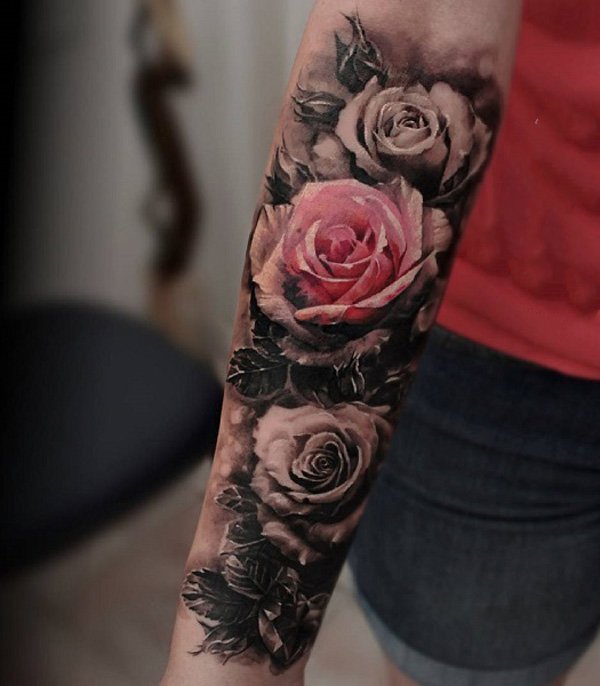 点击大图看下一张：玫瑰纹身图  艳丽动人的玫瑰花纹身图案
