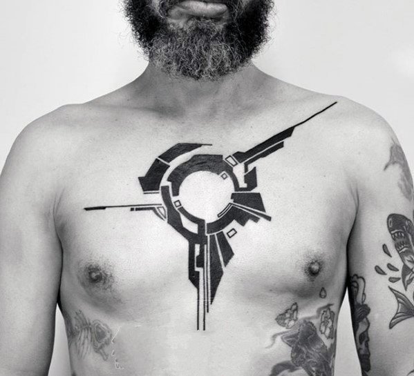 点击大图看下一张：纹身图案胸部男   简单而又别致的男生胸部纹身图案