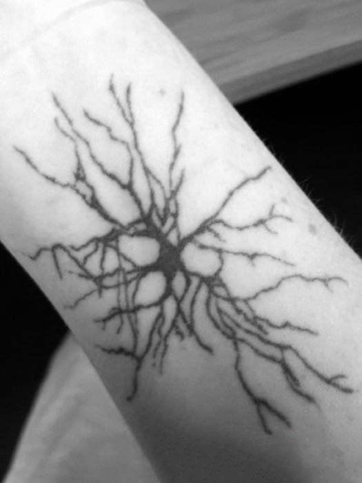 点击大图看下一张：线条纹身小图  线条交错的神经元纹身图案