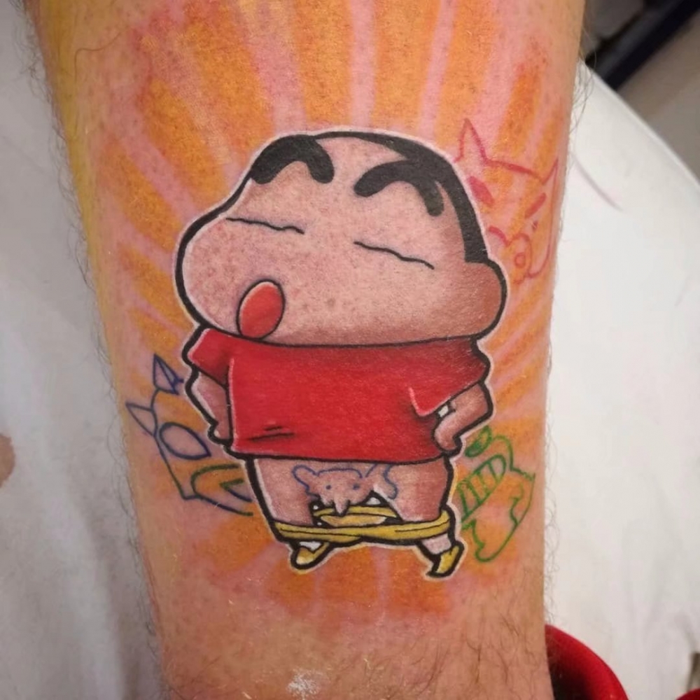 点击大图看下一张：蜡笔小新纹身-一组日本动漫蜡笔小新的纹身图案作品