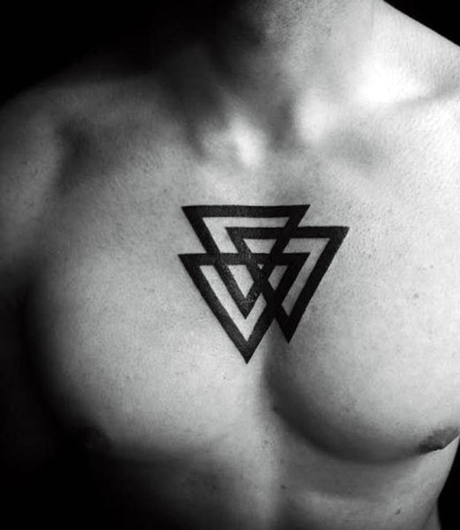 点击大图看下一张：纹身图案胸部男  简洁大方的男生胸部纹身图案