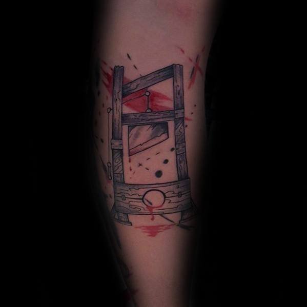 点击大图看下一张：创意纹身图片   静谧肃杀的断头台系列纹身图案