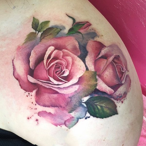 点击大图看下一张：纹身唯美图片  花枝招展的玫瑰纹身图案
