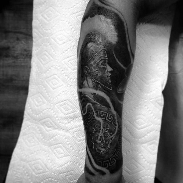 点击大图看下一张：女神雅典娜纹身_11张西方欧美女神雅典娜黑灰纹身图案作品图片