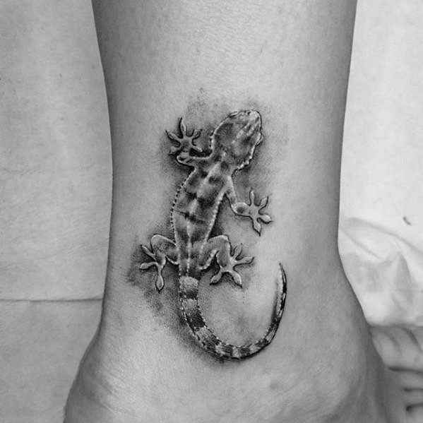 点击大图看下一张：壁虎纹身图案_10张灵动的蜥蜴壁虎纹身图案作品图片