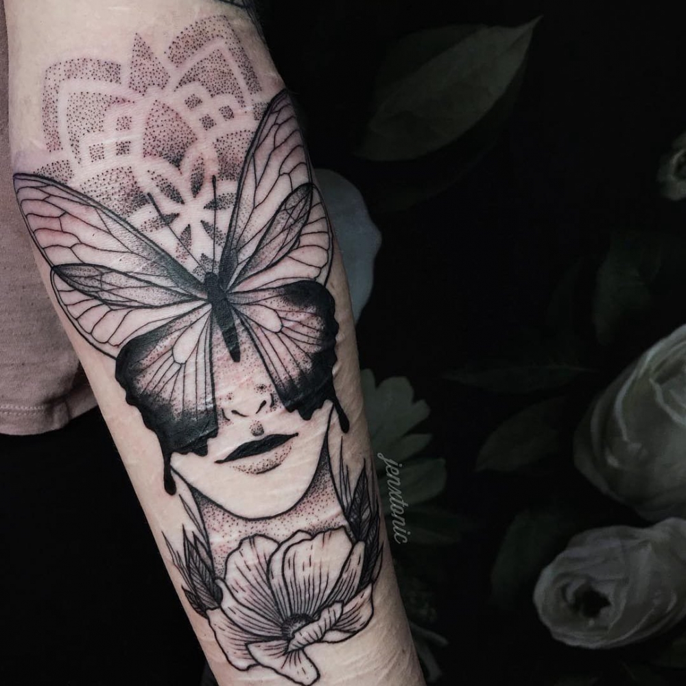 点击大图看下一张：传统纹身图案    身体各个部位黑暗系纹身传统的花朵纹身