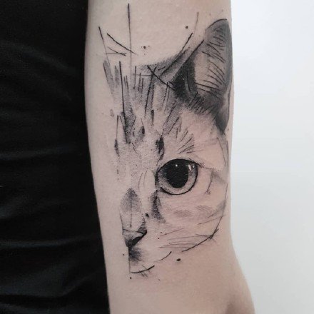 点击大图看下一张：点刺动物纹身-风格霸气的点刺纹身图片