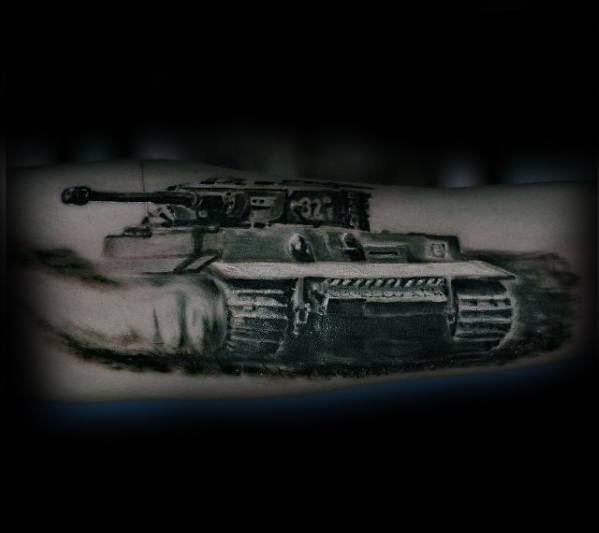 点击大图看下一张：霸气纹身图案-9张霸气十足的坦克纹身图片