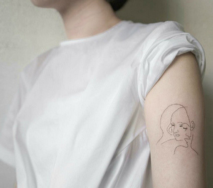 点击大图看下一张：小清新纹身-简单中透露出的个性小清新小图案纹身图片
