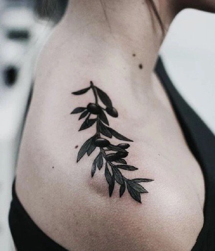 点击大图看下一张：植物纹身-寻找一张属于自己的清新纹身图片
