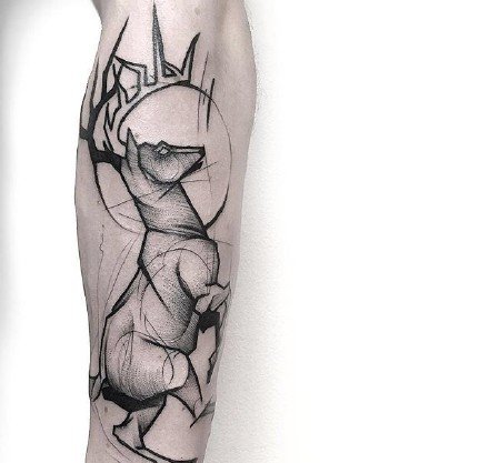 点击大图看下一张：点刺纹身图案-酷炫的人物和动物的点刺纹身图片