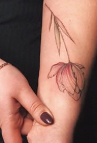 花朵纹身-栩栩如生的花朵在身体绽放的纹身图片