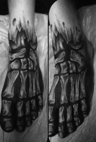 创意骨骼纹身图_10张男性黑灰点刺创意骨骼纹身图案作品