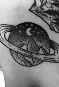 星球主题纹身--9张星球主题的黑灰色星球纹身作品图片欣赏