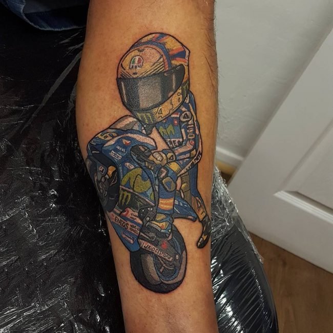 点击大图看下一张：摩托车纹身图案-创意的霸气精致的摩托车骑手纹身图案