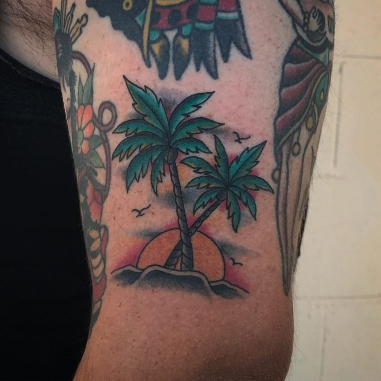 点击大图看下一张：椰子树纹身图案-夏日气息十足的文艺精美椰子树纹身图案