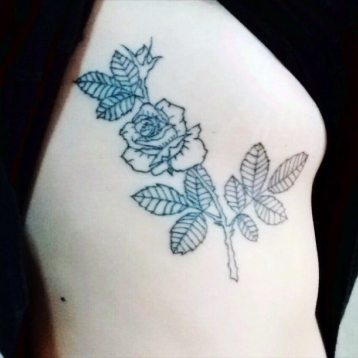 点击大图看下一张：花朵纹身图案-20张身体各个部位传统彩绘纹身图案
