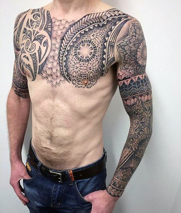 点击大图看下一张：男人胸部图案-10张设计感十足的胸部几何纹身图案