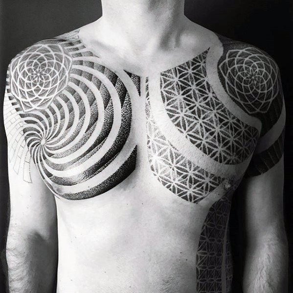 点击大图看下一张：男人胸部图案-10张设计感十足的胸部几何纹身图案
