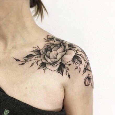 点击大图看下一张：女性肩花纹身---一组女手肩膀上的花朵纹身图案图片
