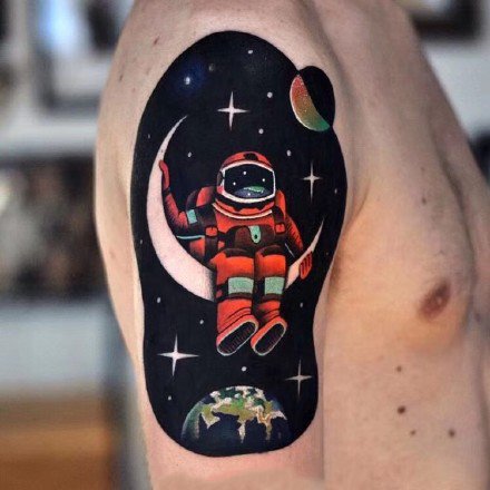点击大图看下一张：宇航员纹身图案--9张彩色宇航员星空星球宇宙纹身作品