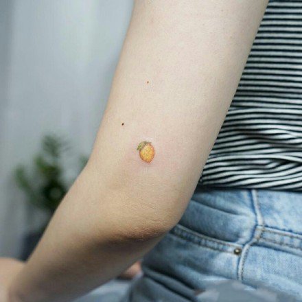 点击大图看下一张：简约水果纹身--一组夏季适合的超简约水果纹身图案作品