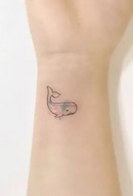 萌萌的鲸鱼纹身--适合女生的小清新鲸鱼纹身图案作品