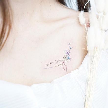 点击大图看下一张：一组女生喜欢的唯美简约小清新纹身图案