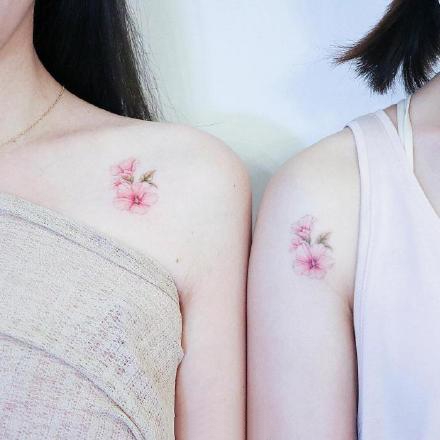 点击大图看下一张：一组女生喜欢的唯美简约小清新纹身图案