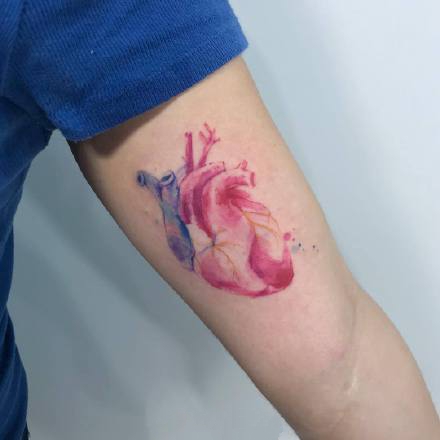点击大图看下一张：唯美水彩纹身--一组适合手臂等部位的水彩动物纹身图案