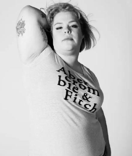 点击大图看下一张：女性胖子纹身--一组欧美自信的胖女人纹身图片欣赏