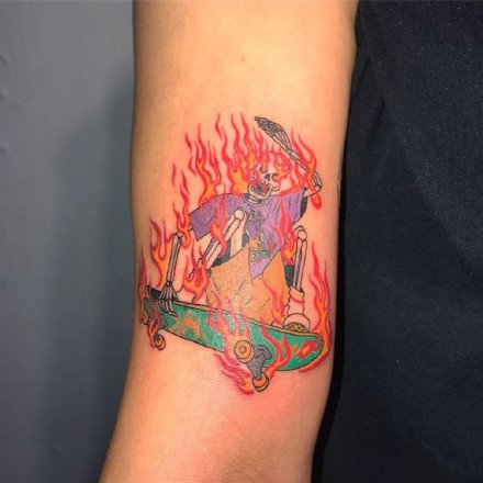 点击大图看下一张：韩国纹身师Kim Mick Hee创意彩色纹身图案作品