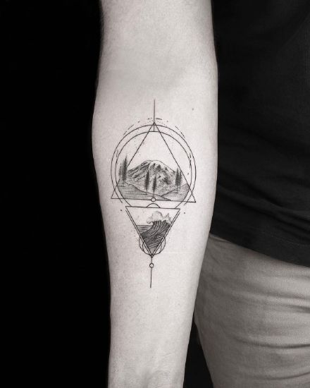 点击大图看下一张：后极简主义纹身艺术家 Okan Uckun 的最新纹身图案作品