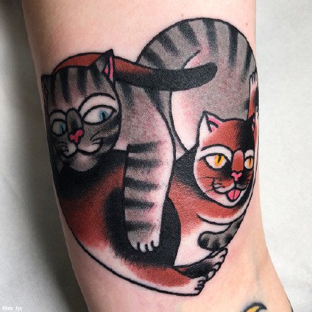 点击大图看下一张：心形猫咪纹身--一组oldschool风格的猫咪主题心形纹身图案