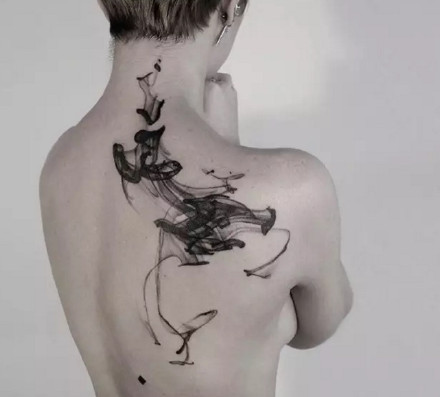 点击大图看下一张：烟雾纹身--一组水墨抽象风格烟雾纹身图案作品