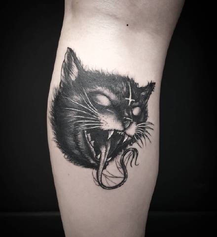 点击大图看下一张：暗黑猫纹身--9张暗黑风格的猫猫纹身图案