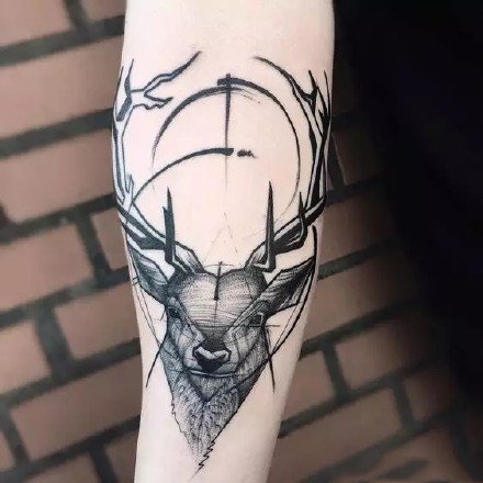 点击大图看下一张：写实与抽象结合的九张黑灰纹身图案作品