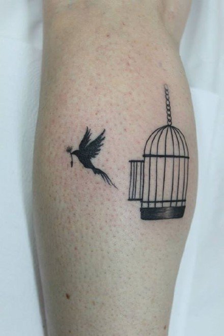 点击大图看下一张：鸟笼纹身--放飞自由象征的飞鸟和鸟笼纹身图案欣赏