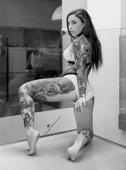 点击大图看下一张：欧美tattoo girl的一组女性纹身图片欣赏