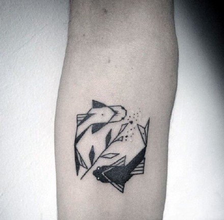 点击大图看下一张：双鱼纹身--适合十二星座之双鱼座的双鱼纹身图案