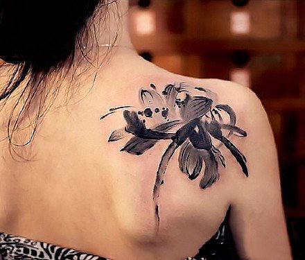 点击大图看下一张：9张不错的水墨中国风纹身图案作品欣赏